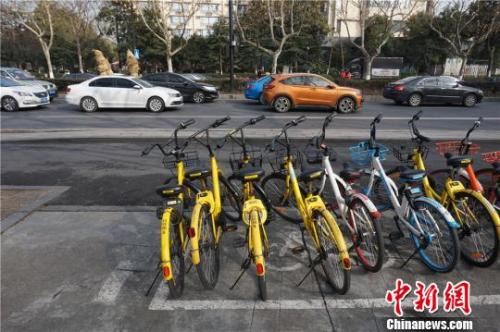 资料图:共享单车停放有序。 张煜欢 摄 资料图:共享单车停放有序。 张煜欢 摄