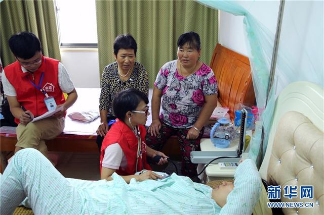 #（图片故事）（3）浙江德清：夫妻家庭医生 扎根农村十余载