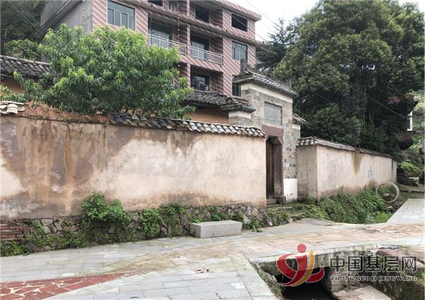 1325412473558068_49.jpg 1325412473558068_49.jpg