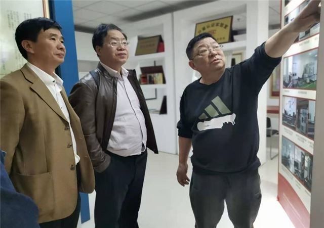 湖南省工信厅专家到工矿电传动车辆国检中心调研指导工作