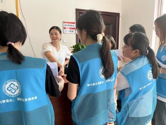 中南大学学子赴椒林村：以调研为笔，绘就家国与科技交融新篇