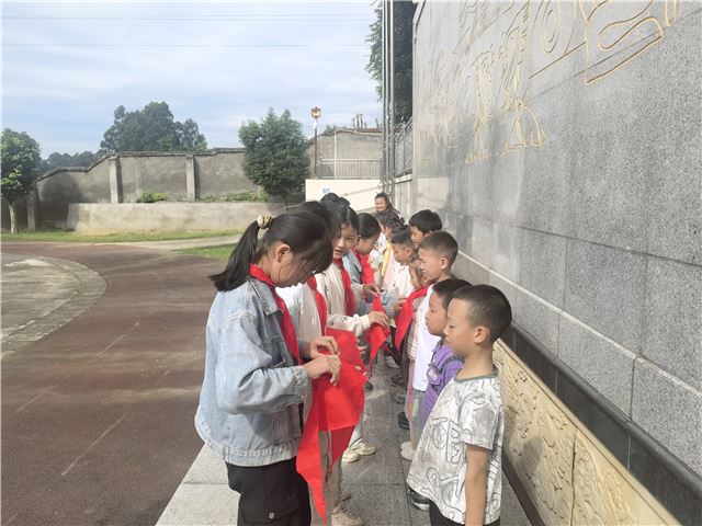 17140477401650813_140.jpg 17140477401650813_140.jpg