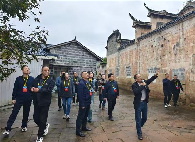 203516977748388_106.jpg 203516977748388_106.jpg