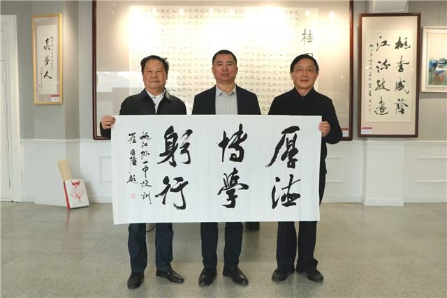 1859028627825195_84.jpg 1859028627825195_84.jpg